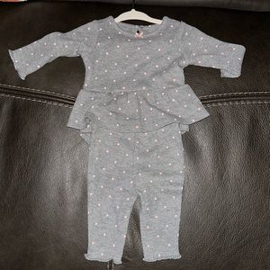 NWOT Carters 0-3 baby girl outfit